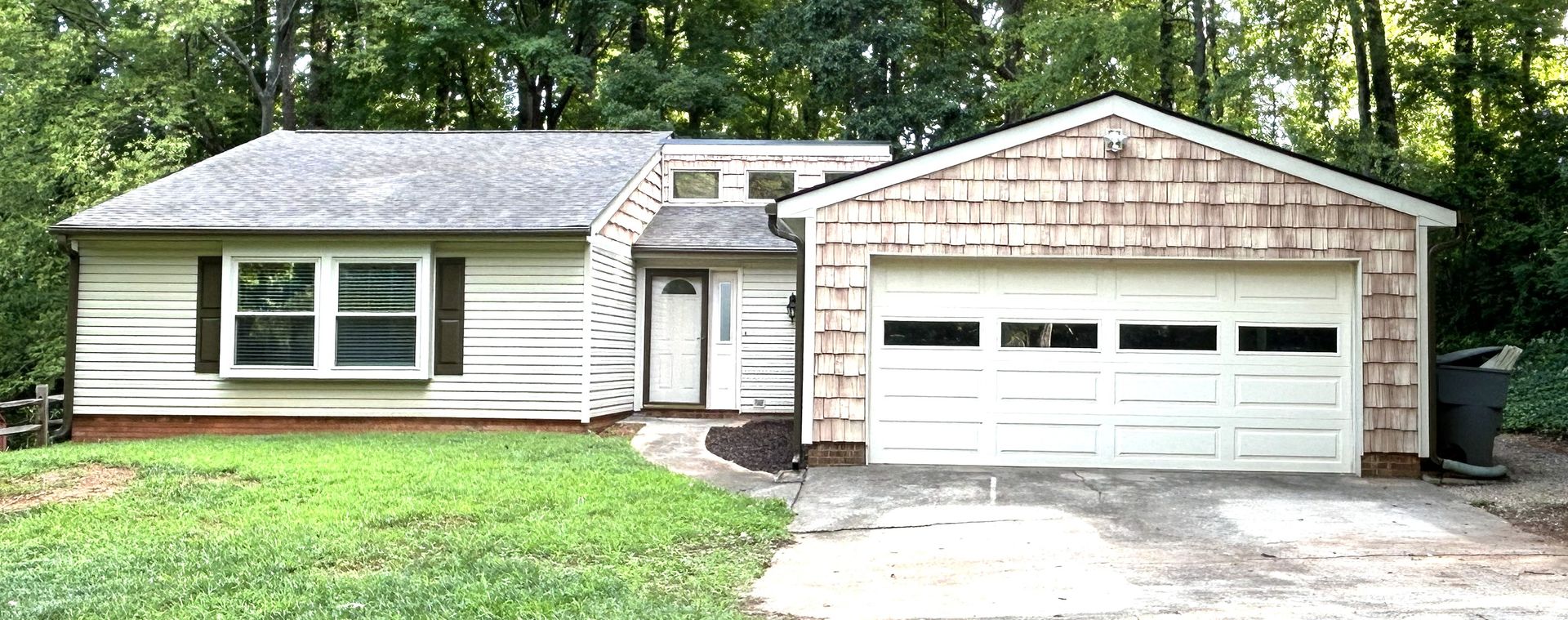 Charlotte House: 1725 Van Dyke Dr.