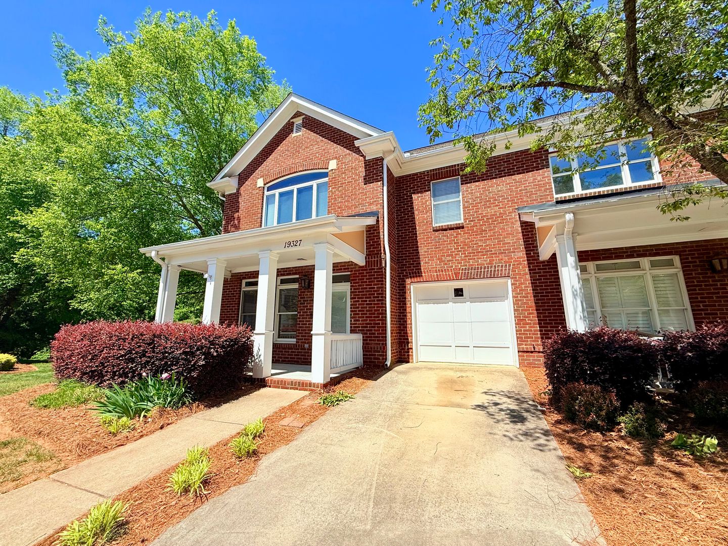 Cornelius Townhome: 19327 Beaufain St.
