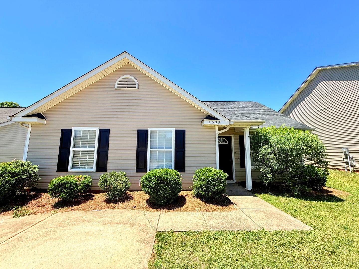 Charlotte House: 1509 Crandon Drive