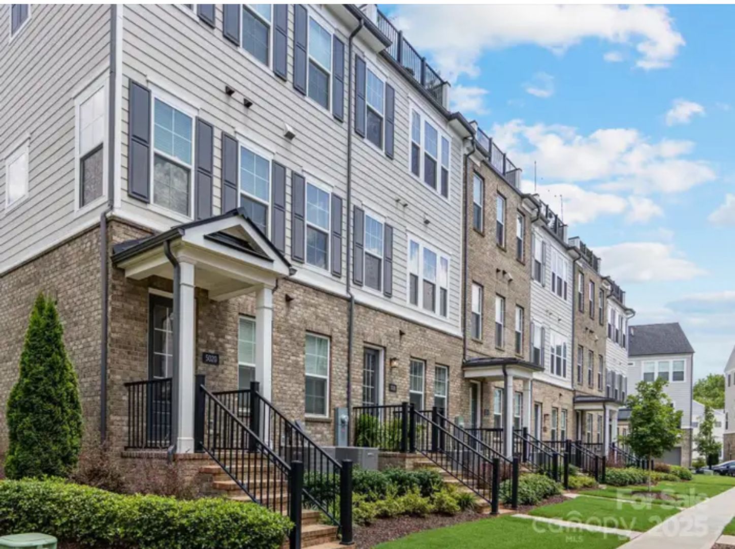 Charlotte House: 5018 Harrowsmith Ln