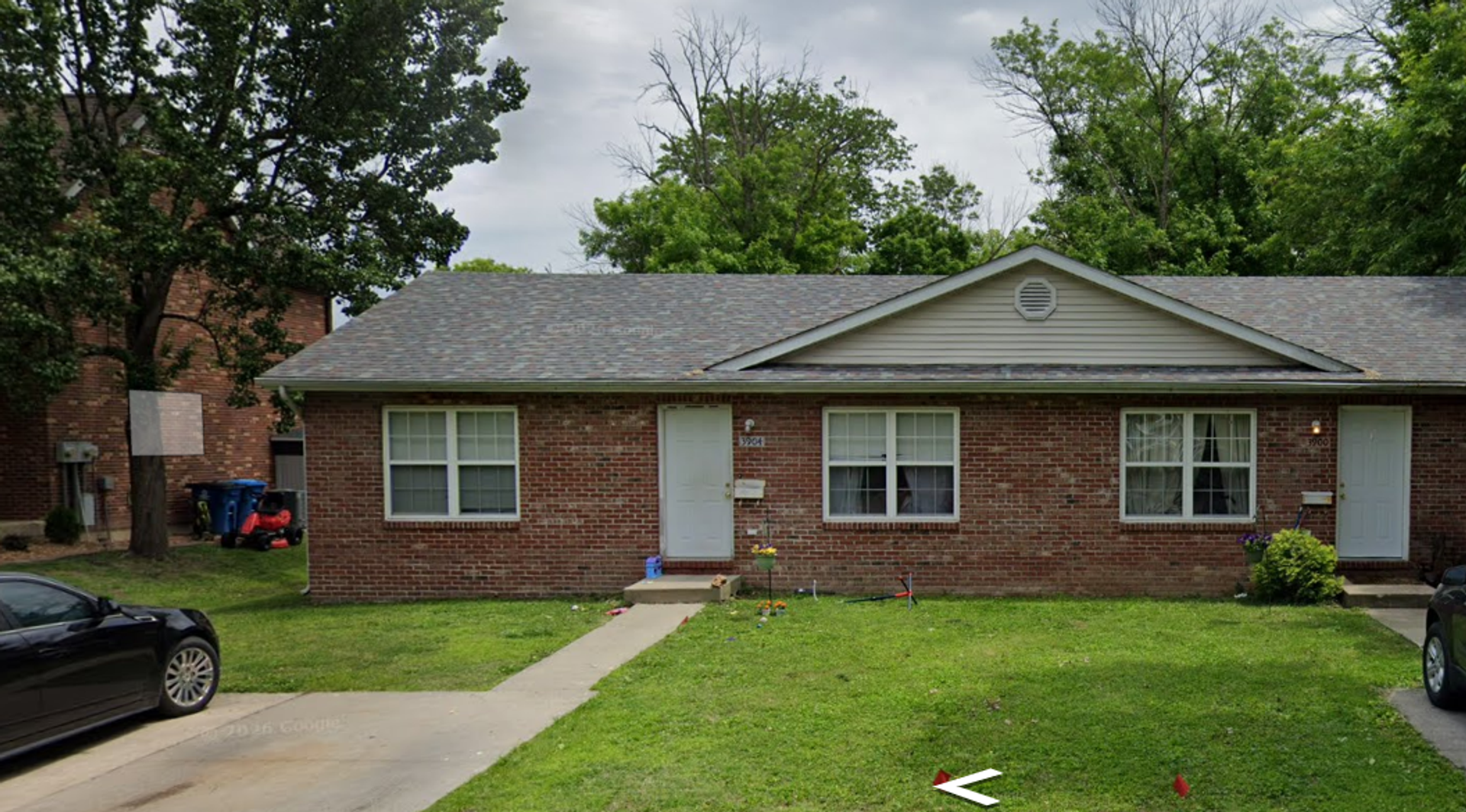 Granite City House: 3904 Village Ln