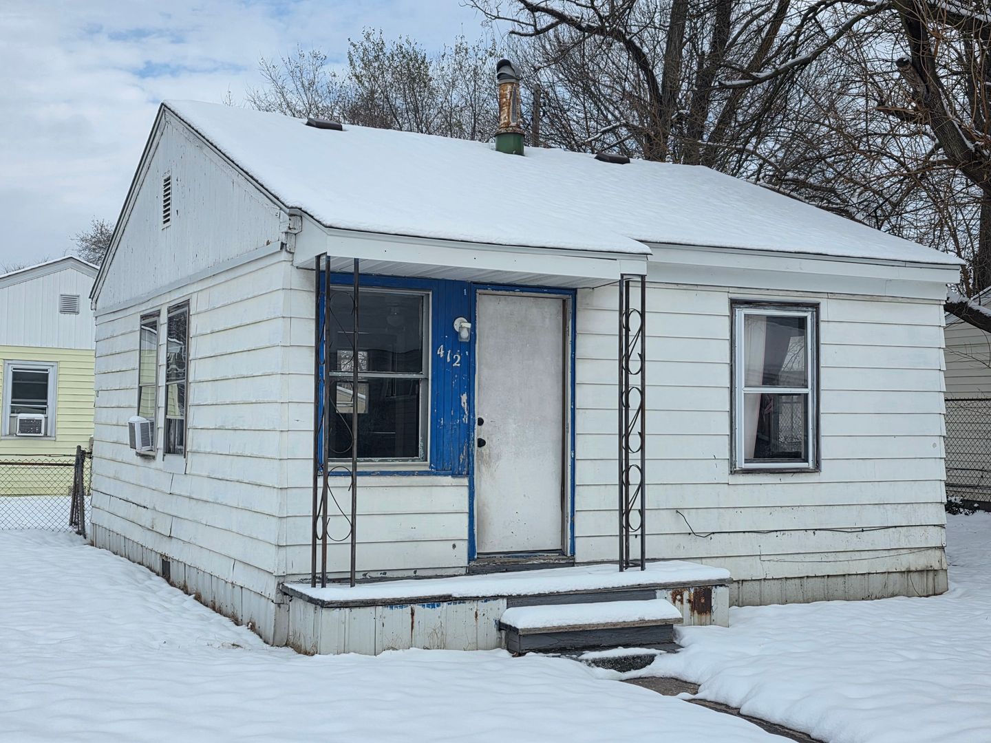 East Alton House: 412 Wood River Ave