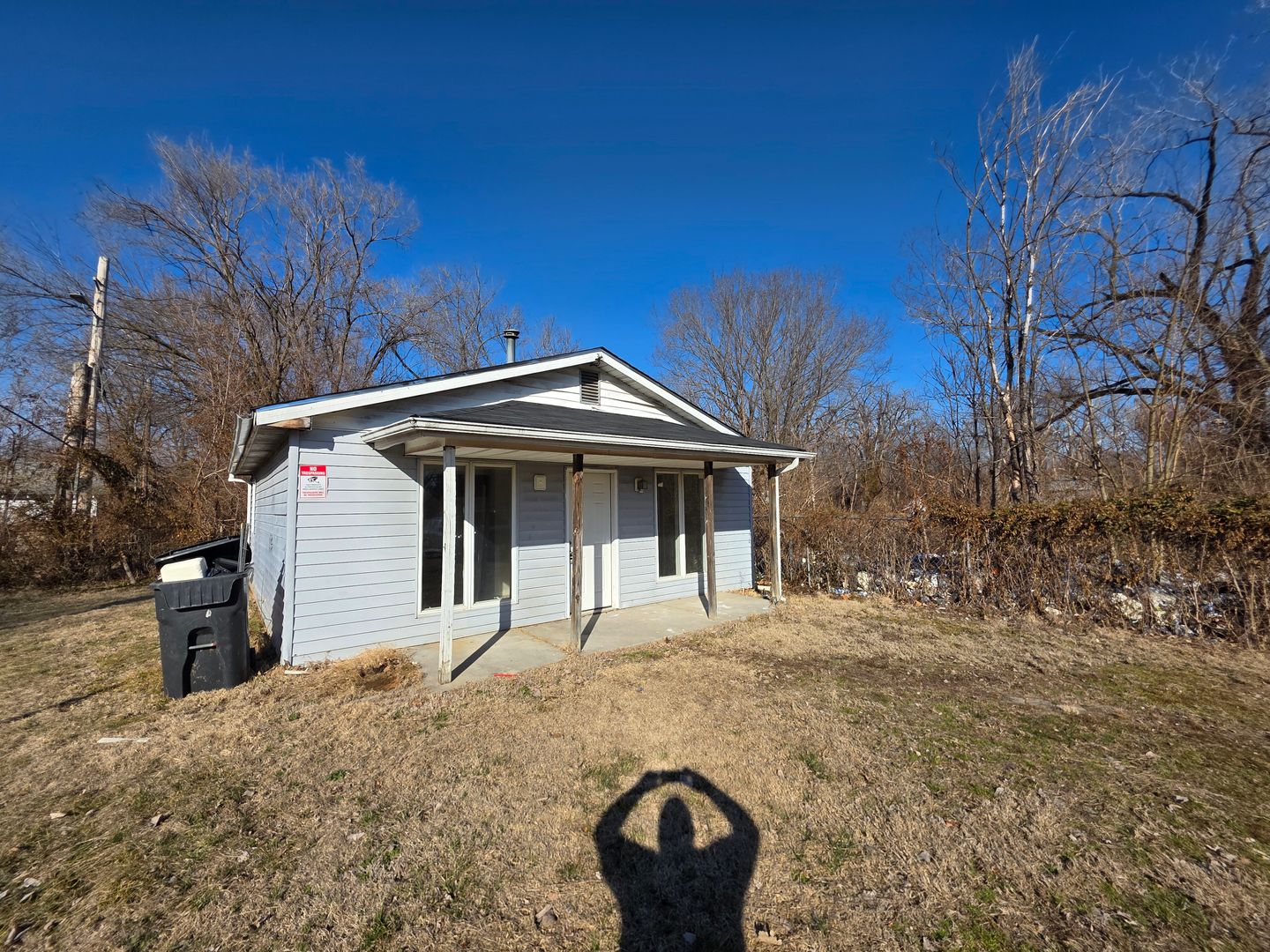 East Saint Louis House: 5711 N Park Dr