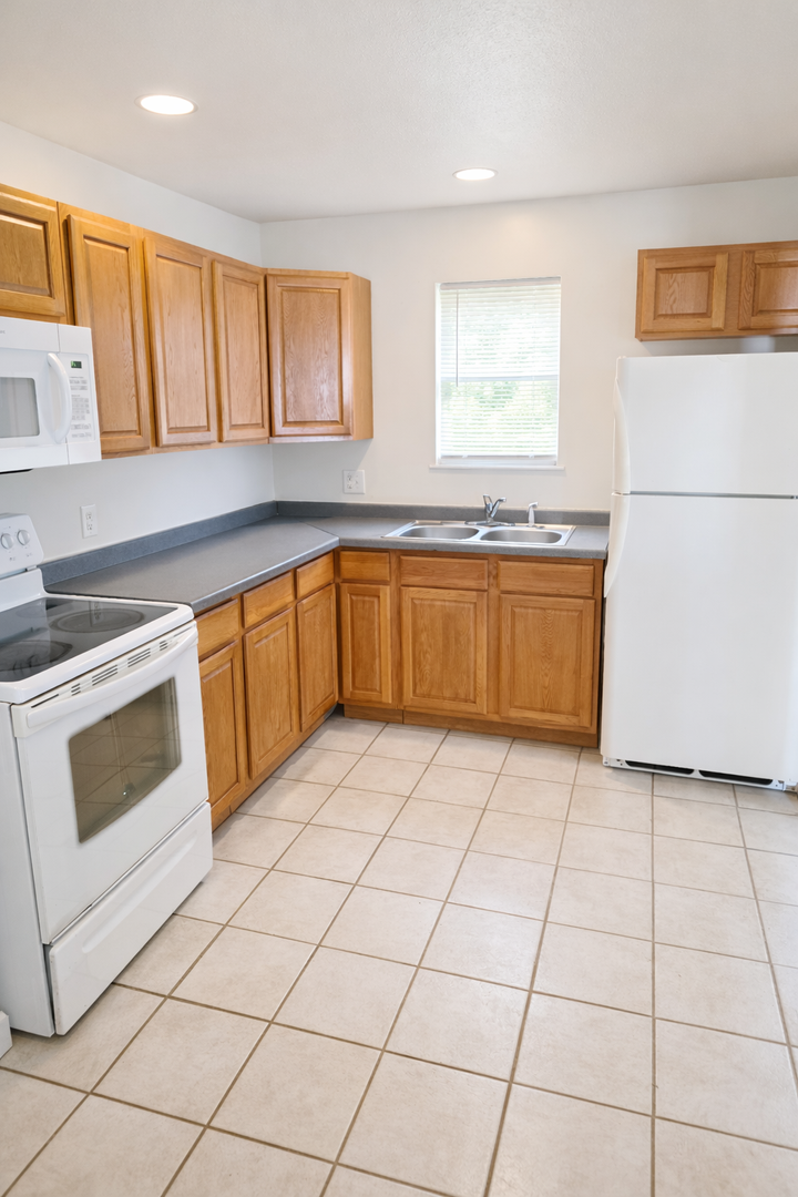 South Roxana House: 718 Connor A