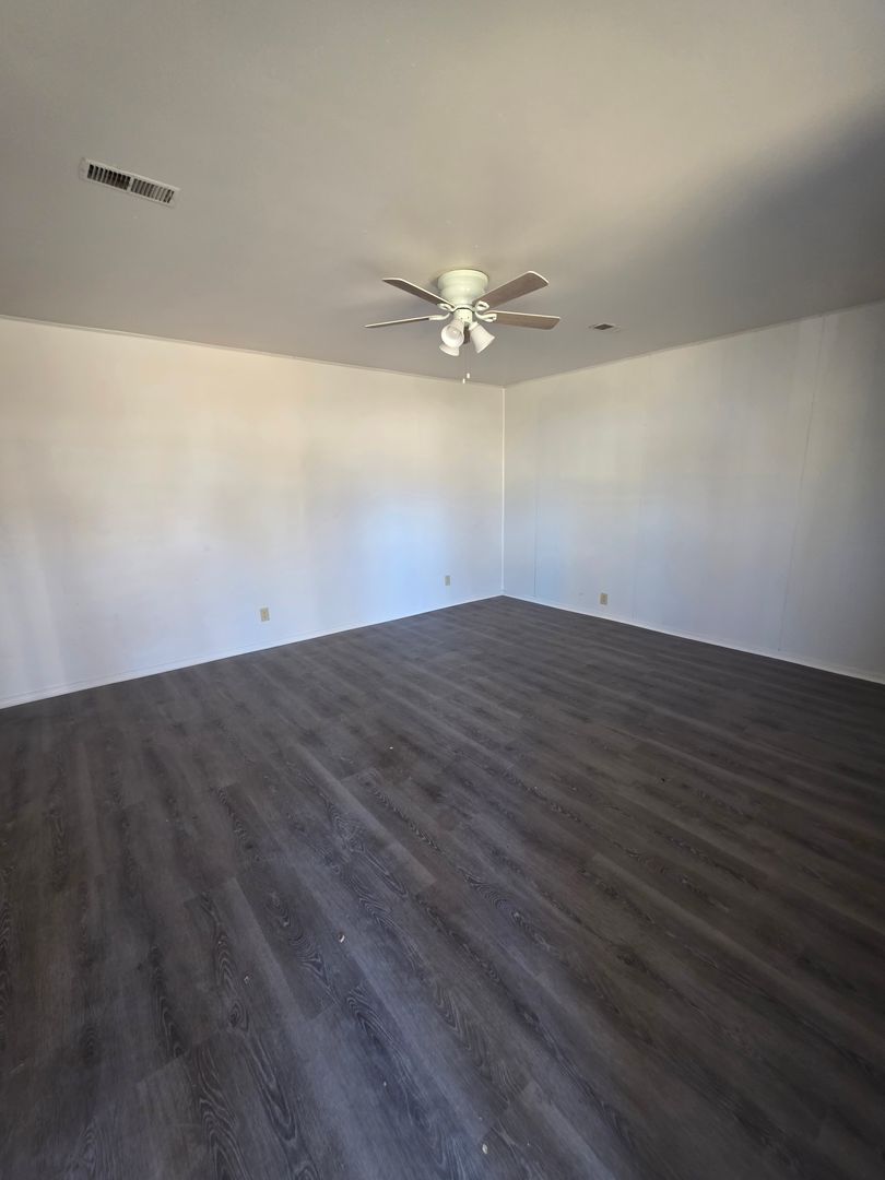 Cahokia House: 302 Saint Leonard Dr