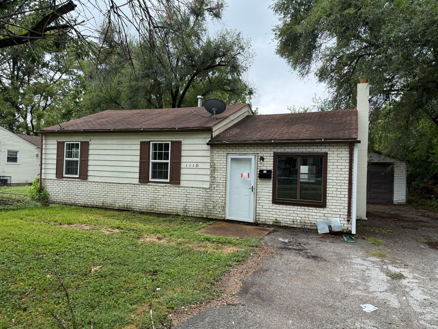 Cahokia House: 1110 Richard Dr