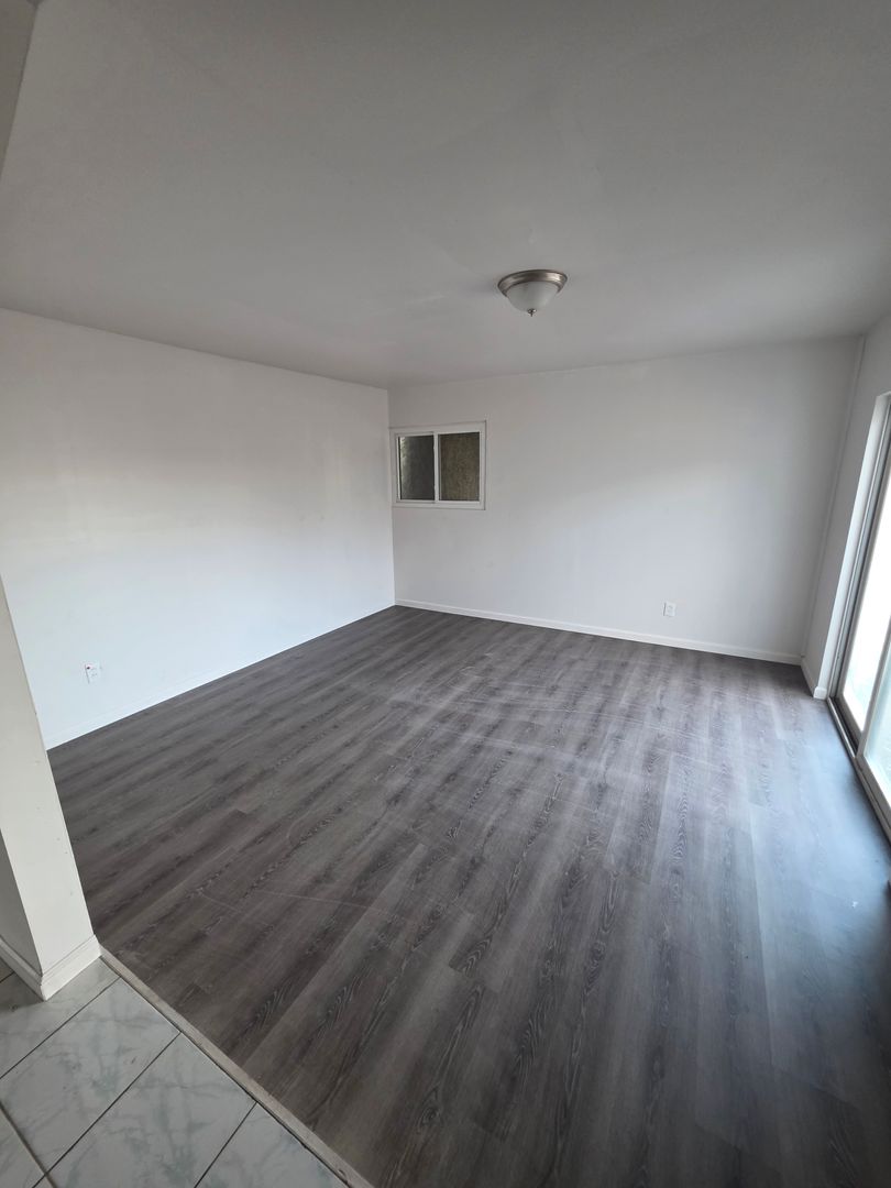 Cahokia House: 2 Leonard Dr