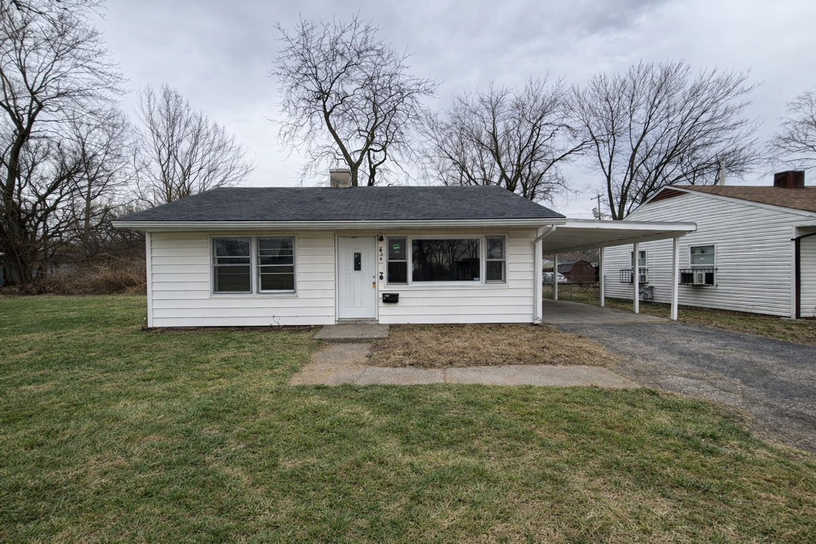 Cahokia House: 21 Dora Dr