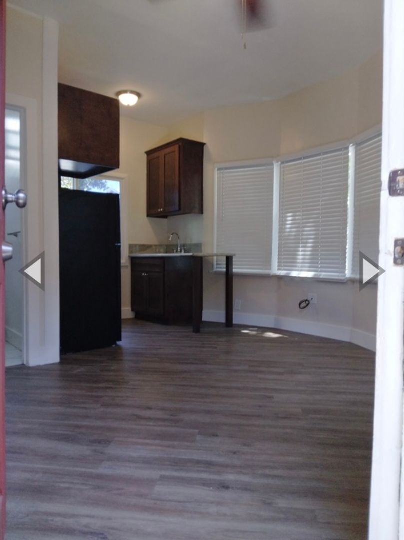 Long Beach Apartment: 477 Rose Avenue