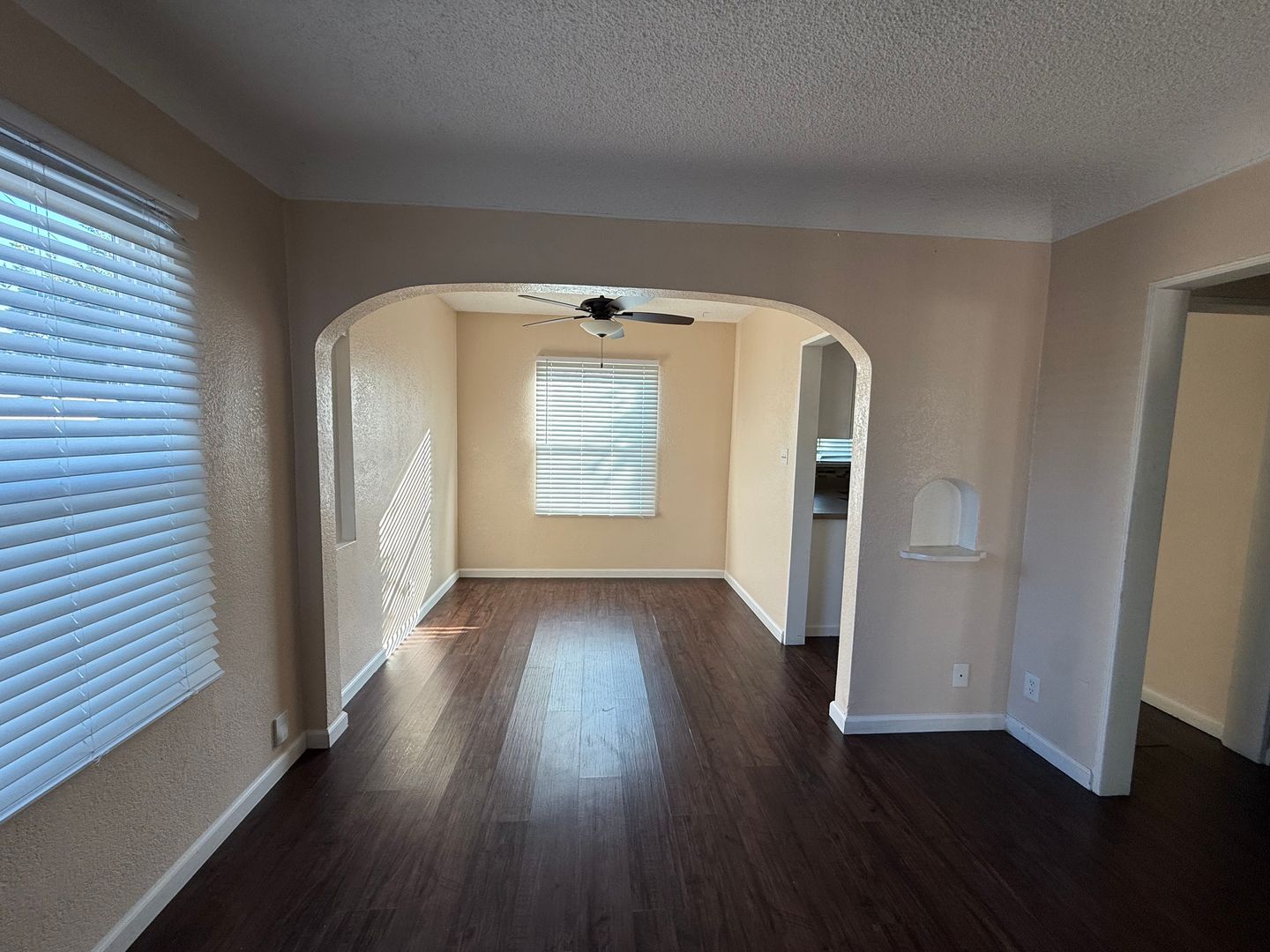 Bell Apartment: 6606-6610 Flora Avenue
