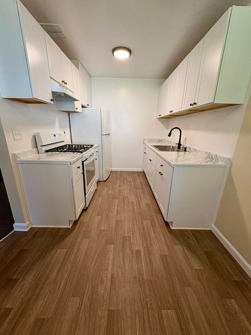 Long Beach Apartment: 520-540 E. Pleasant St.