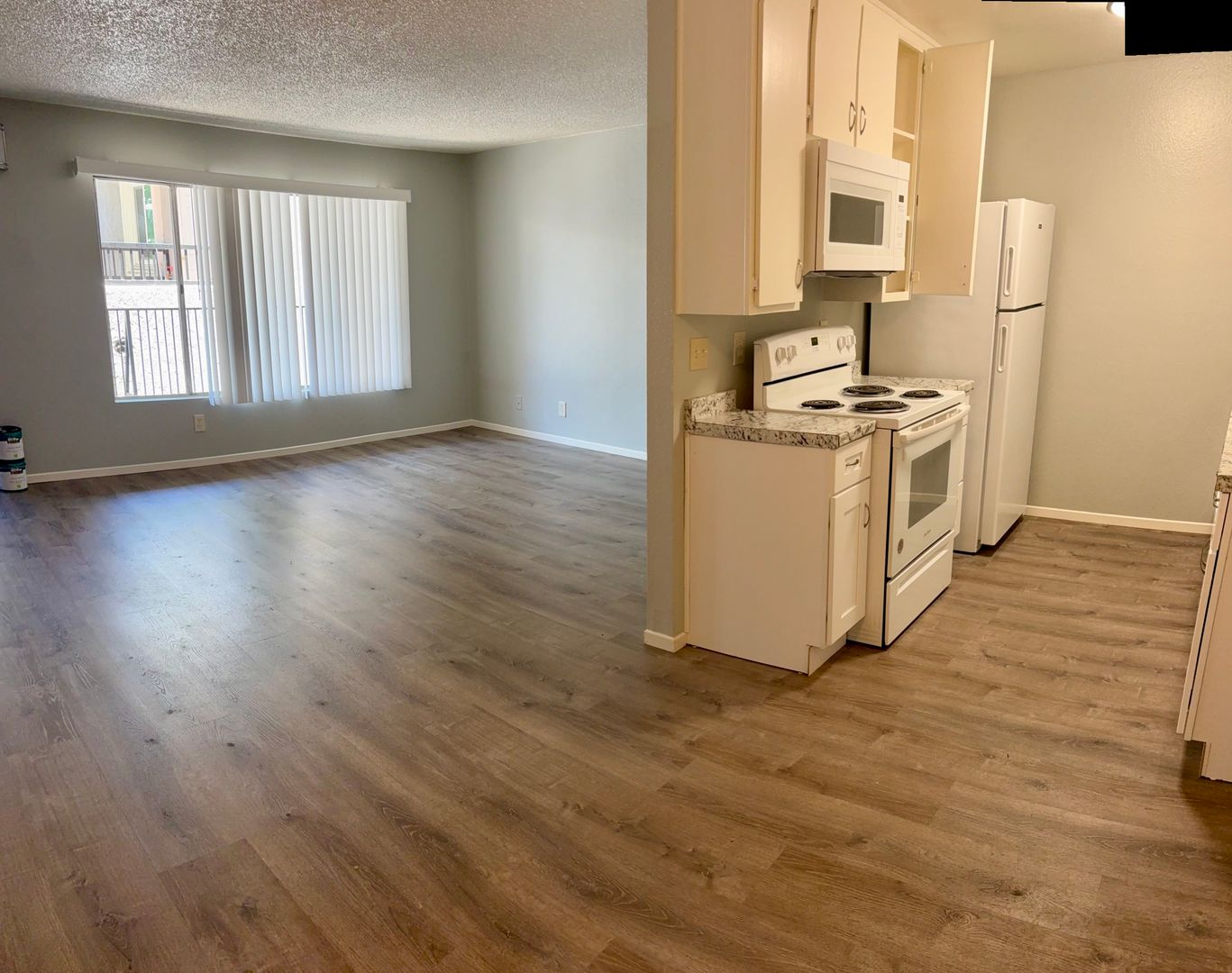 Long Beach Apartment: 421 E 9th Street