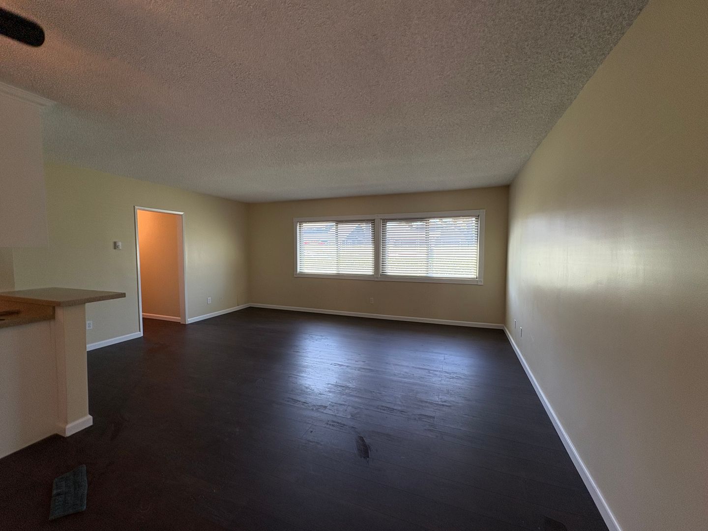 Long Beach Apartment: 360-370 Temple Avenue
