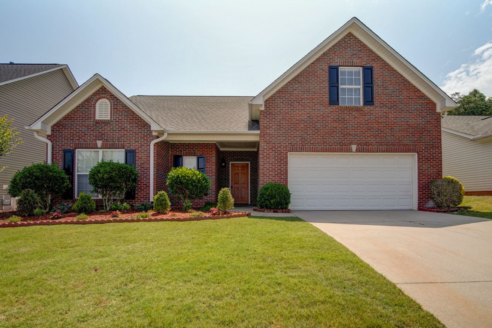 Taylors House: 704 Center Road