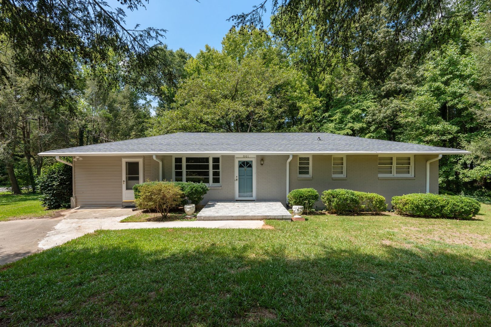 Greenville House: 5501 Old Buncombe Road