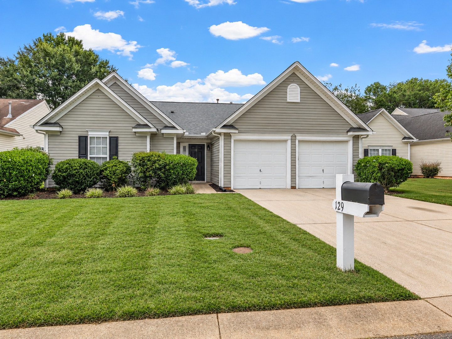 Simpsonville House: 129 Bathurst Lane