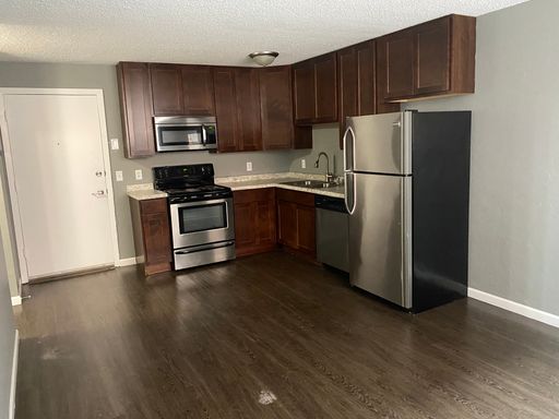 Move-In Special – Get Your 2nd & 3rd Months’ Rent FREE with a 14-Month Lease! – photo 1
