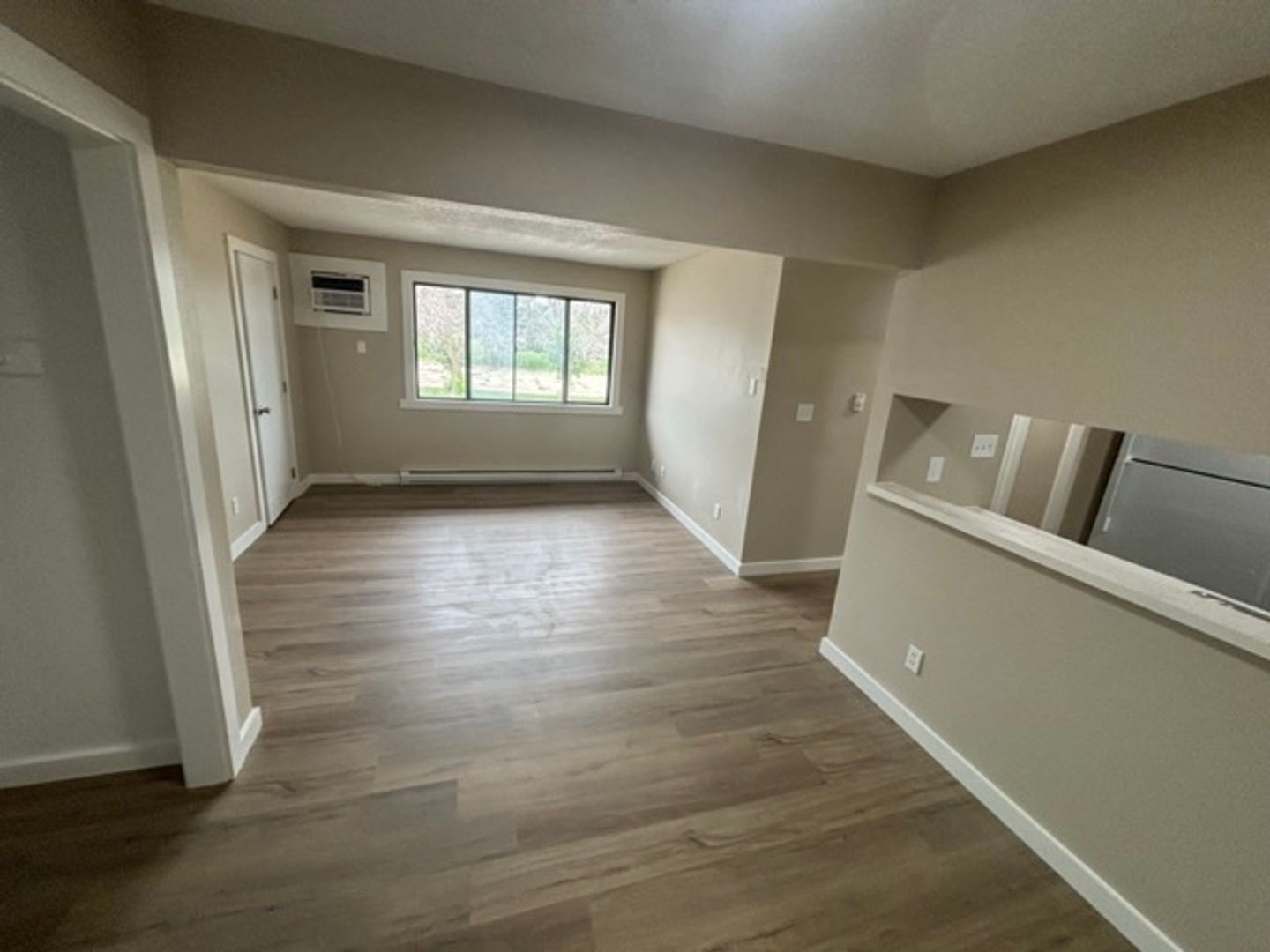 Carroll Apartment: 526 E 18th St