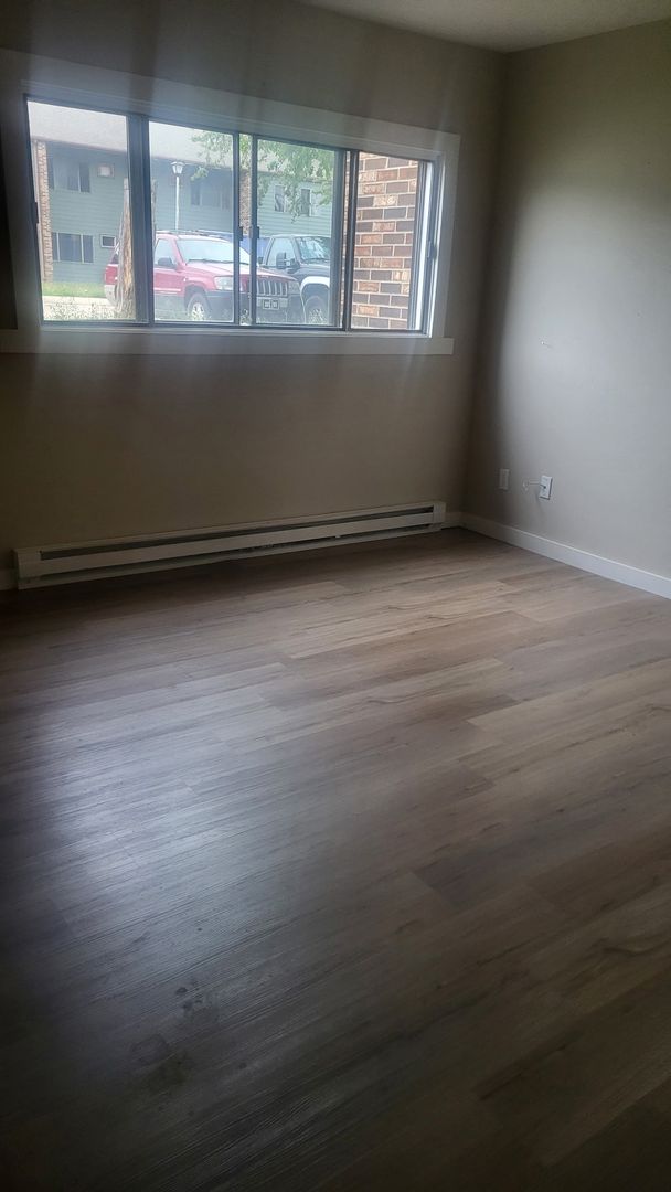 Carroll Apartment: 512 E 18th St