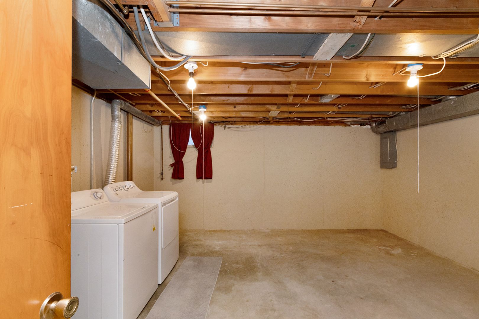 Laundry room at 403 Research Dr (1 of 2)