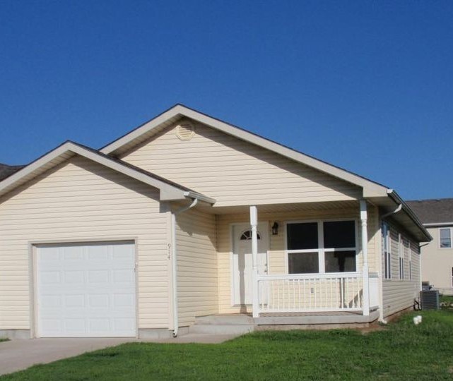 Junction City House: 914 Jackalope Ct