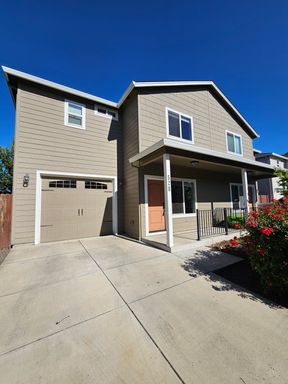 Townhouse on Private Cul-De-Sac