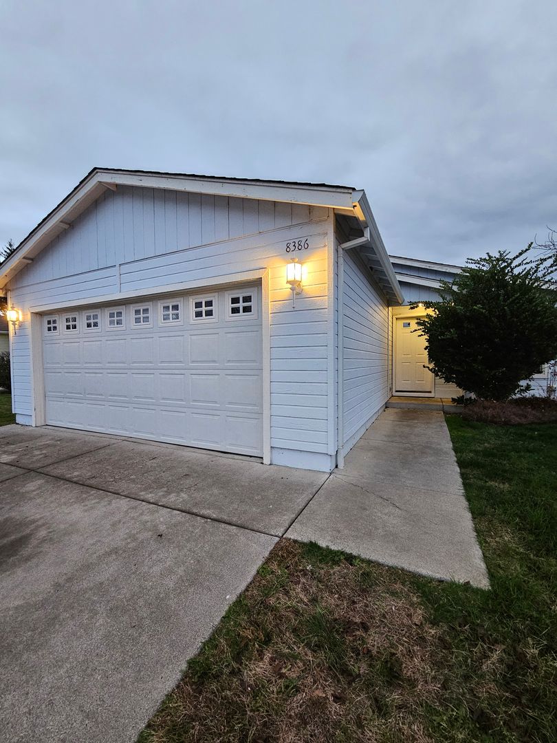 White City House: 8386 Forest Grove Road