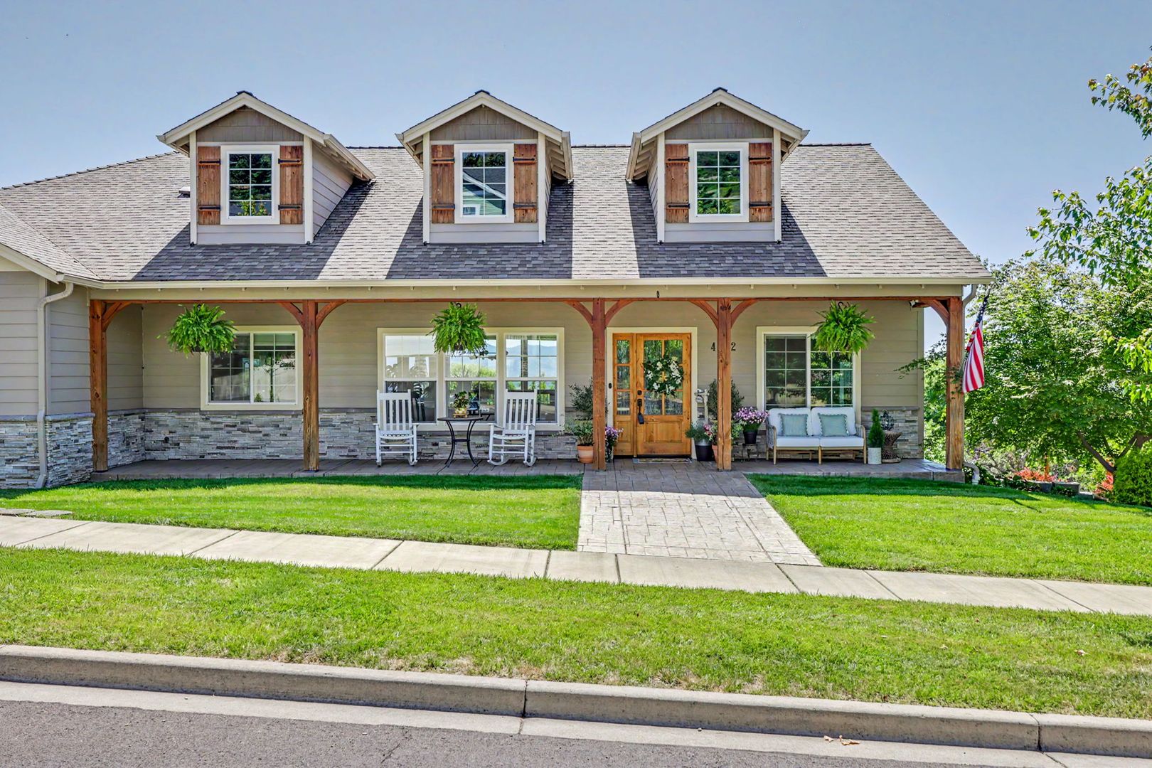 Medford House: 4432 Vista Pointe Drive