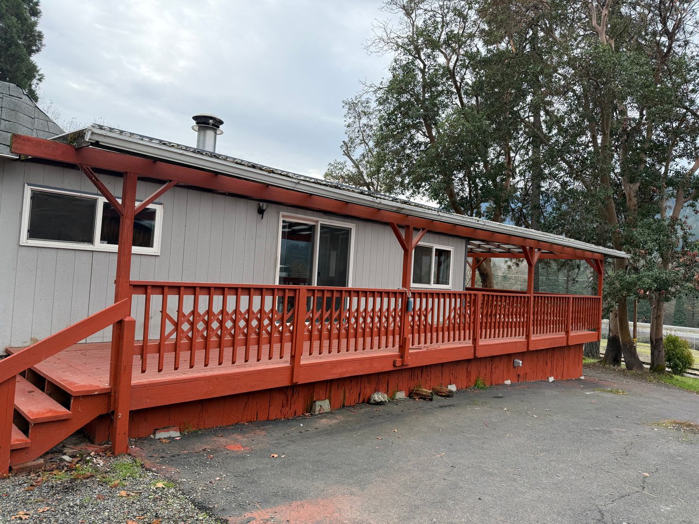 Gold Hill Apartment: 4778 N River Rd