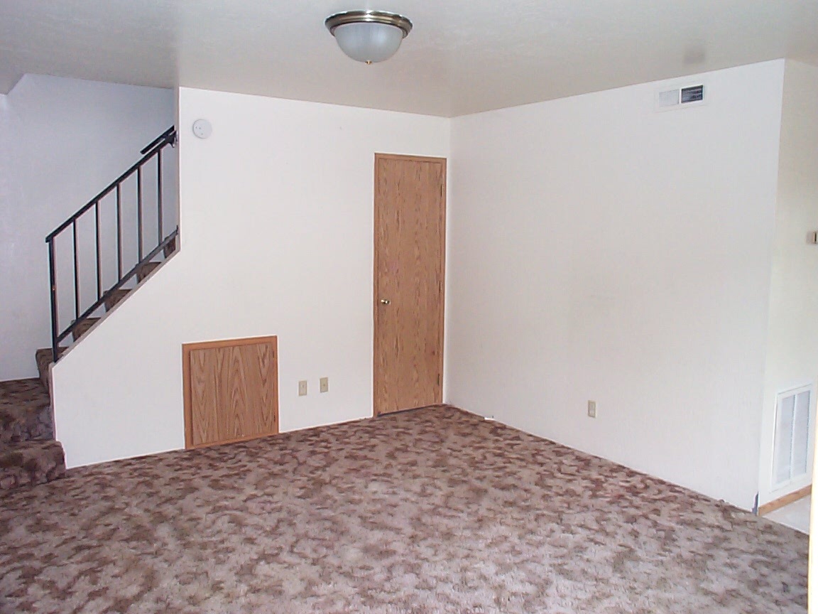 Medford Apartment: 1863 N Keene Way Dr