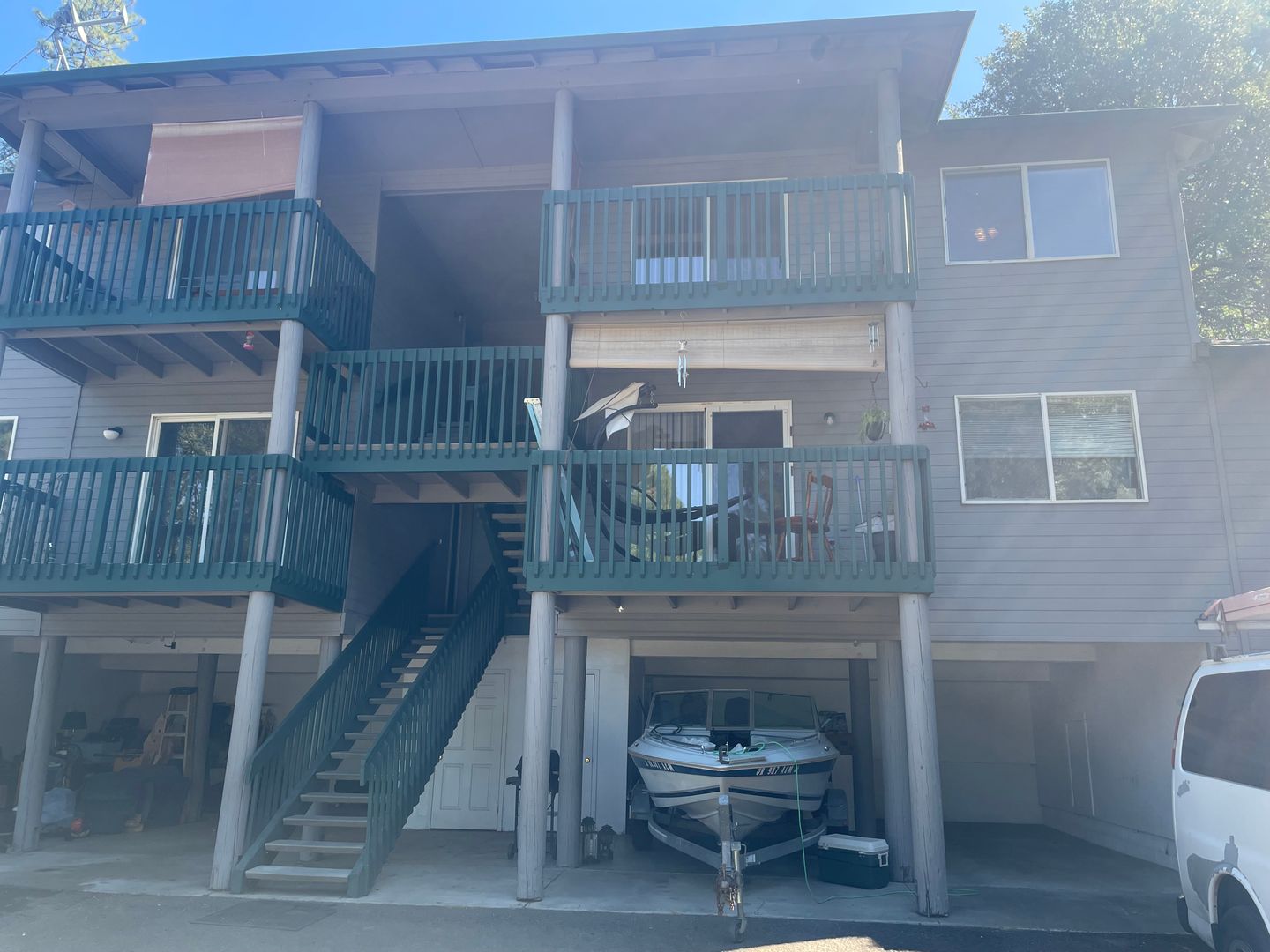 Shady Cove Apartment: 300 Indian Trail Court