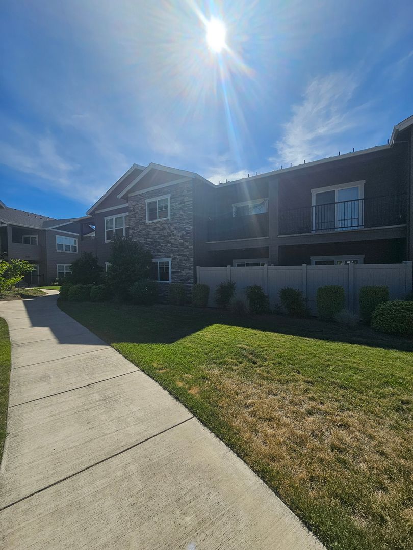 Medford Apartment: 3515 Juanipero Way