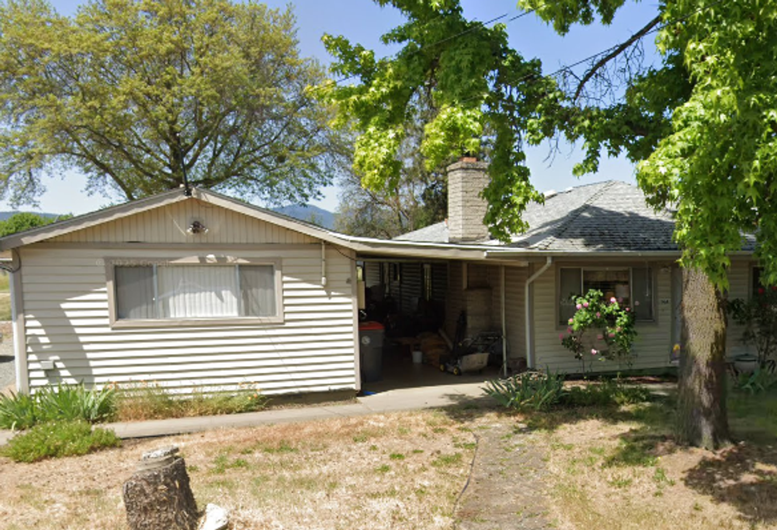 Medford Apartment: 1414 Orchard Home Drive