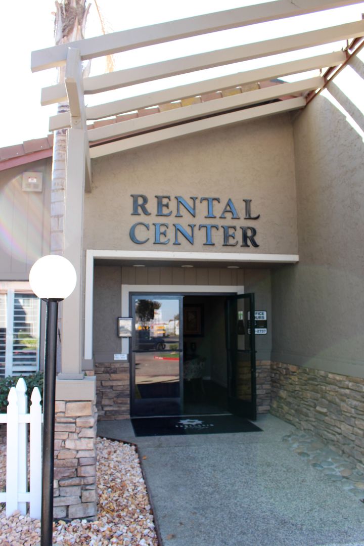 Sacramento Apartment: 8550 Florin Road
