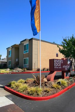 1x1 in Carmichael - $1430/month