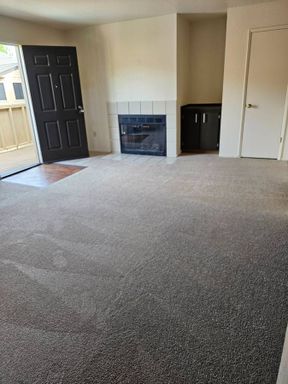 Beautiful downstairs 1 bedroom Save $300 – photo 1