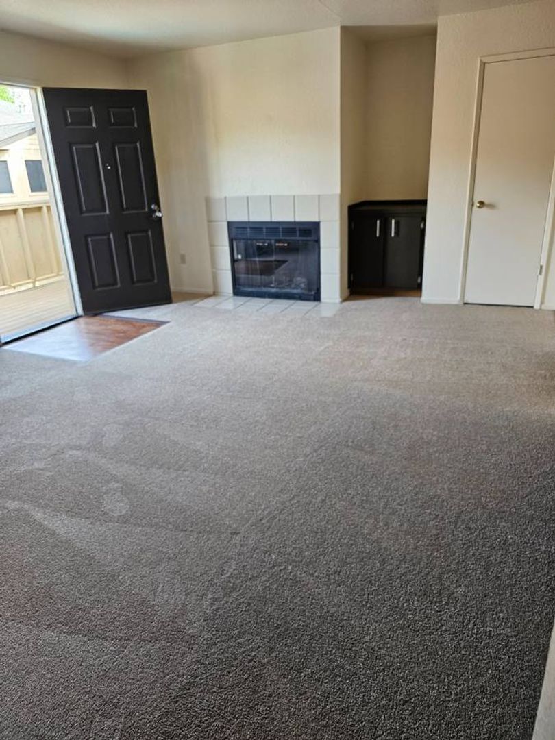 Carmichael Apartment: 5324 Marconi Ave.