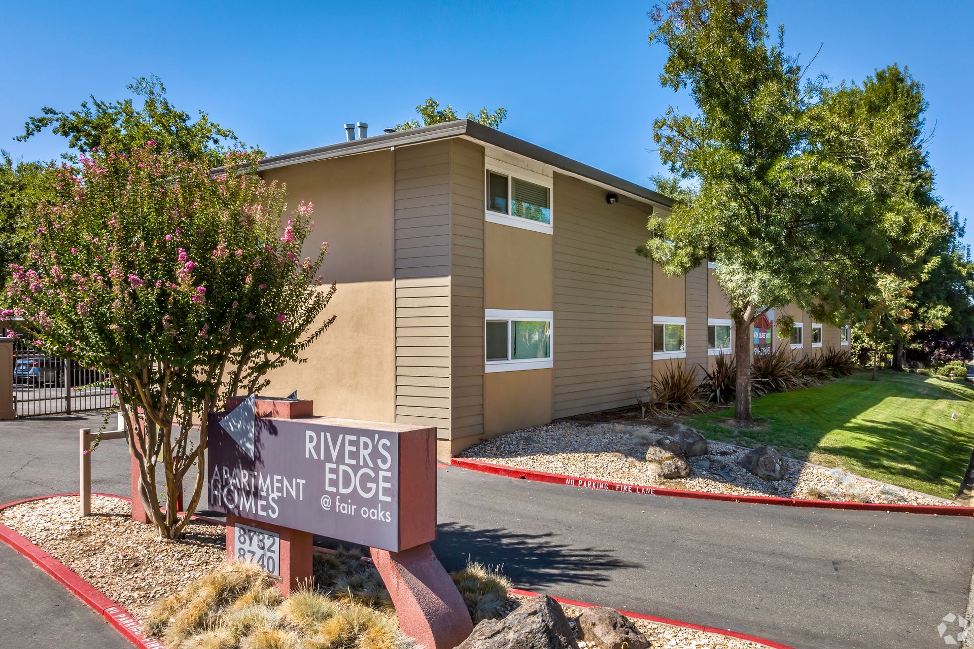 Carmichael Apartment: 8740 Fair Oaks Blvd.