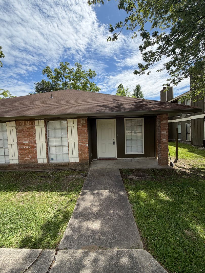 Baton Rouge Apartment: 8154 Jefferson Park