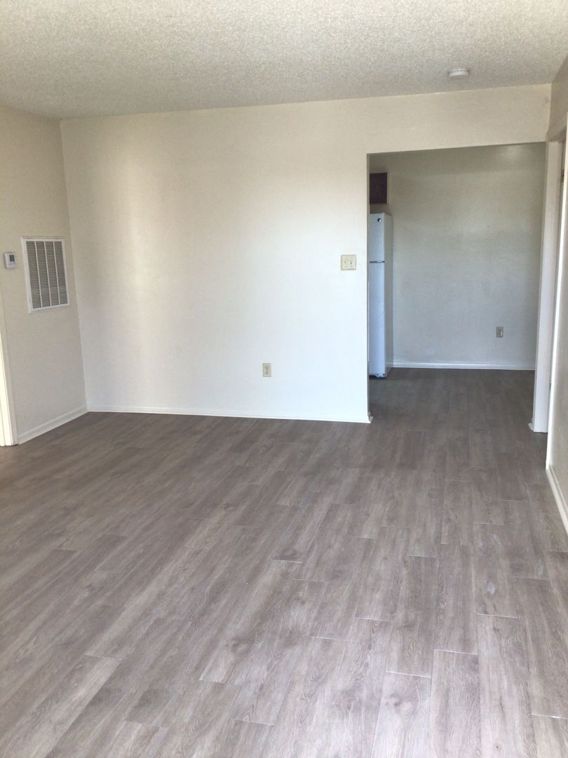 Baton Rouge Apartment: 2715 Amnada Dr