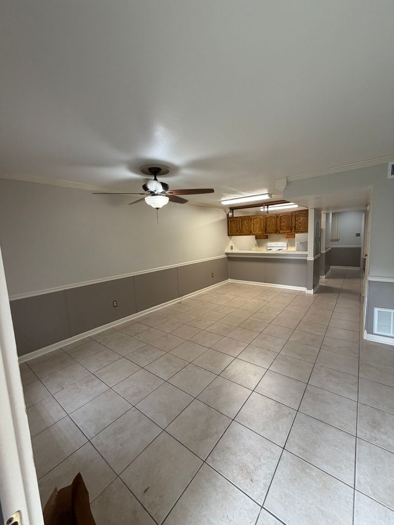 Baton Rouge Apartment: 7652 Bles