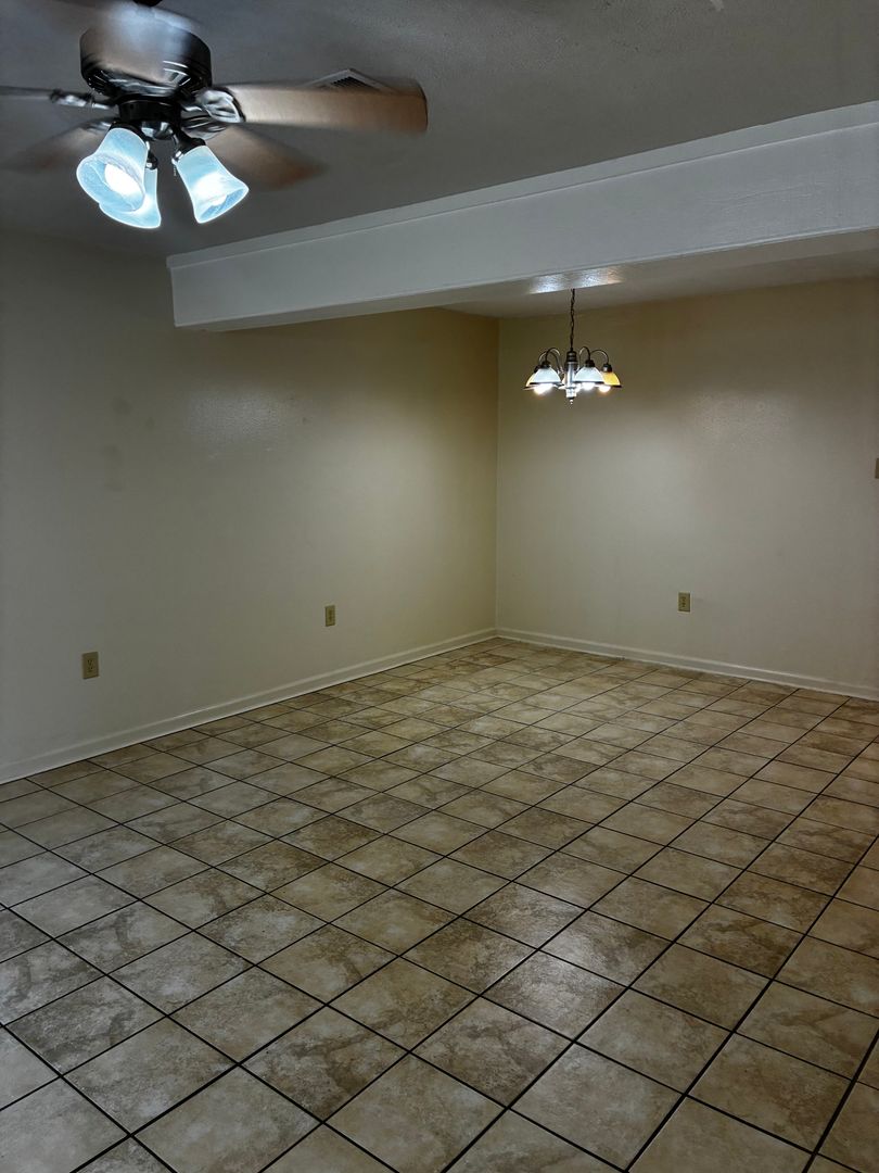 Baton Rouge Apartment: 8216 Innovation Park Dr