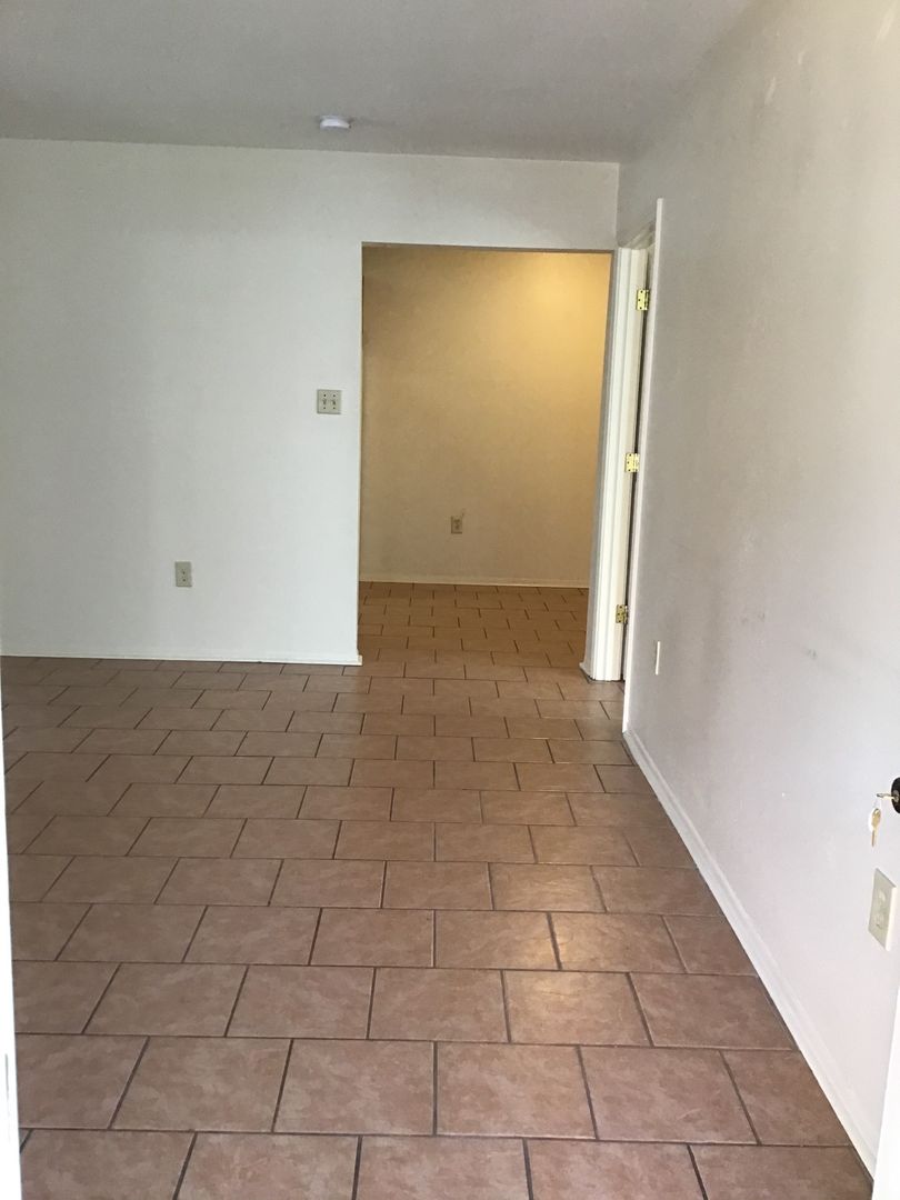Baton Rouge Apartment: 8575 Leake Ave