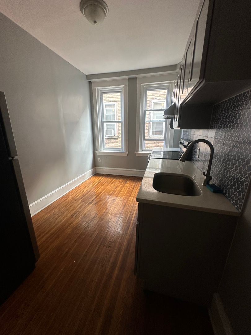 Philadelphia Apartment: 1315 W Roosevelt