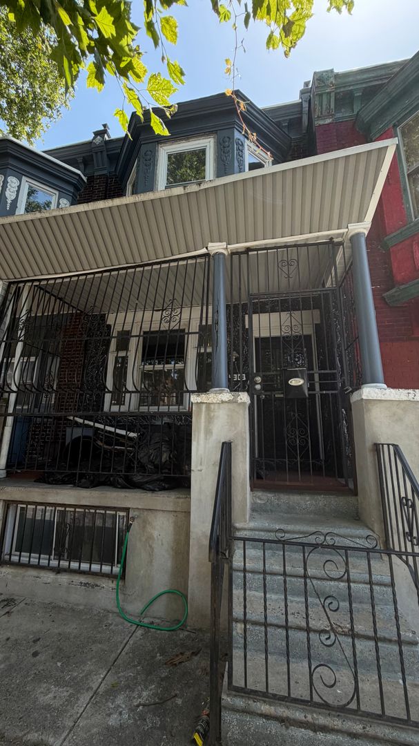 Philadelphia House: 4303 N Franklin St