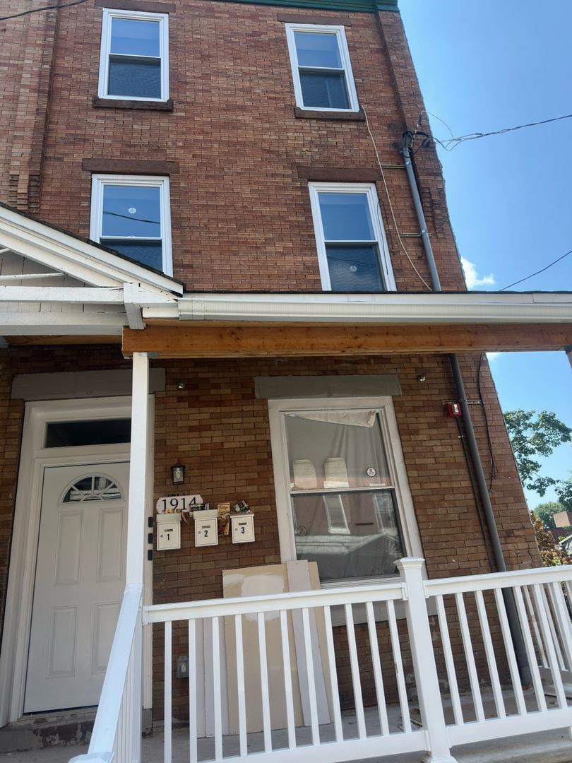 Philadelphia Apartment: 1914 ROWAN ST,