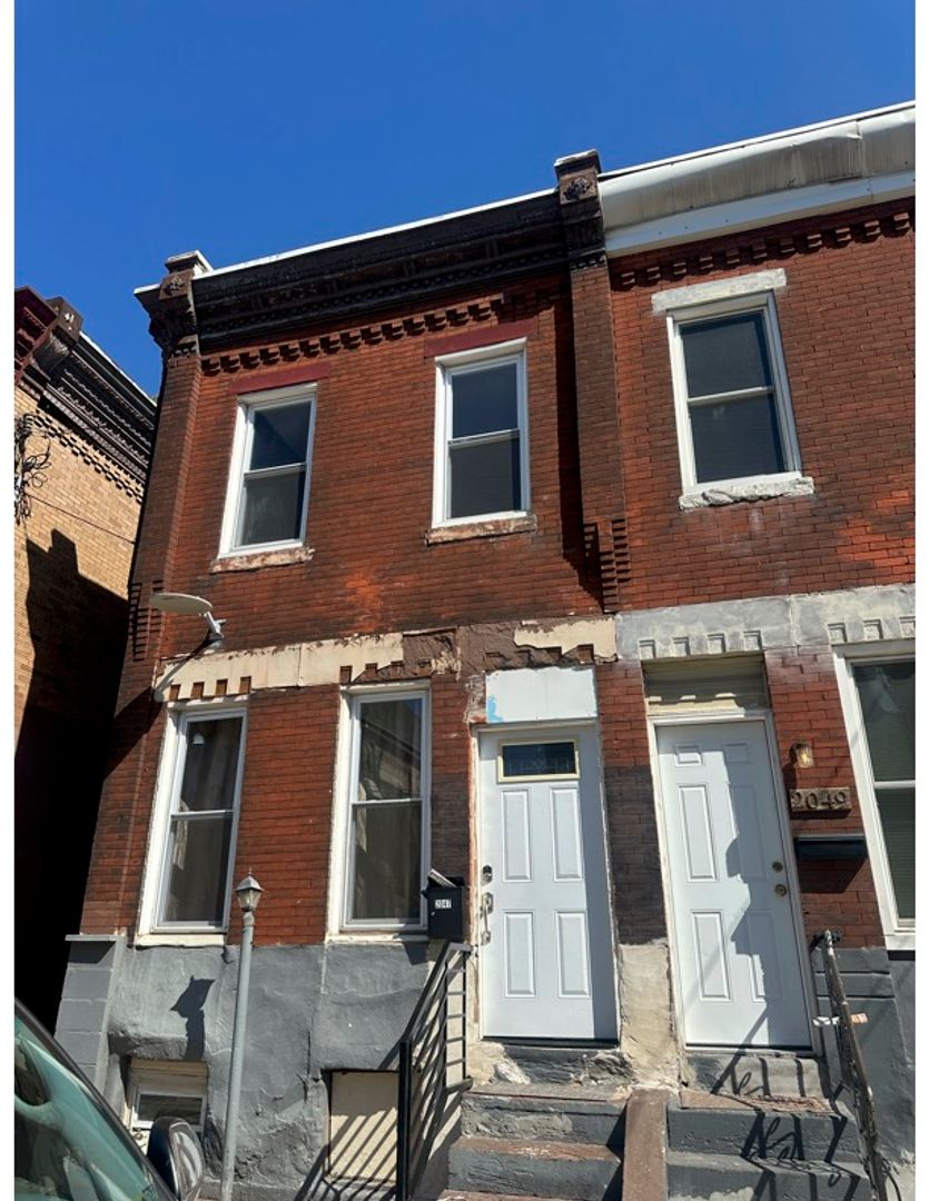 Philadelphia House: 2047 E Cambria St