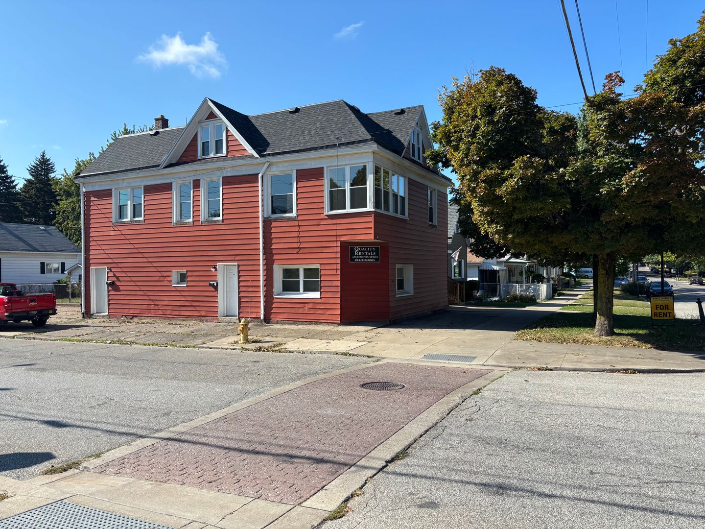 Erie Apartment: 330-32 PARADE