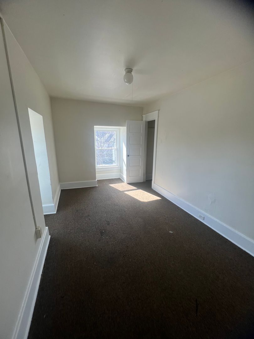 Erie Apartment: 1054 E 10TH