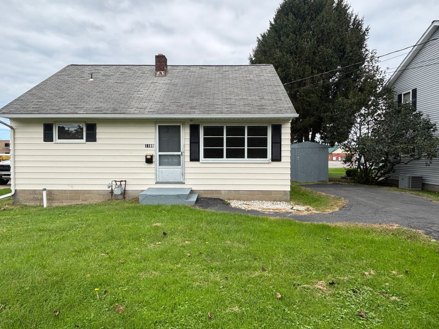 Girard House: 1109 LAKE